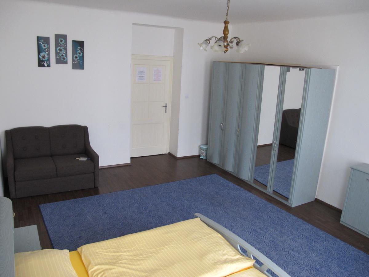 All Seasons Hostel Prága Kültér fotó