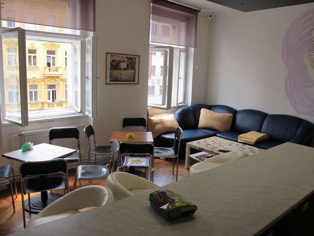 All Seasons Hostel Prága Kültér fotó
